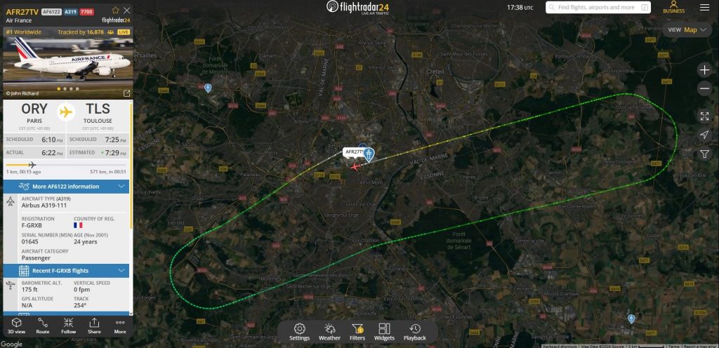 In the last few moments, Air France flight AF6122 bound for Toulouse made an emergency landing in Paris Orly.