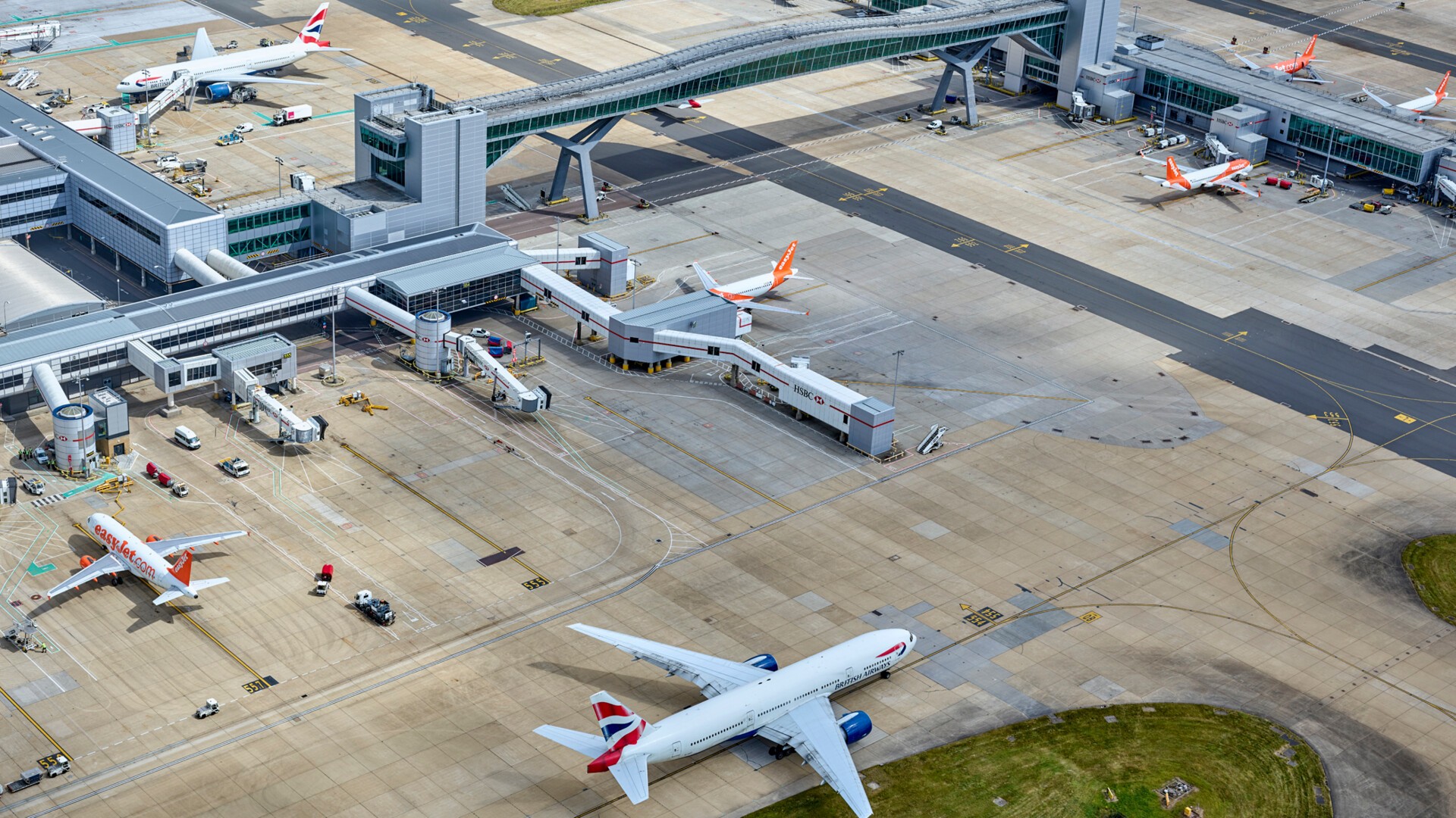London Gatwick Airport Second Runway to Be Challenged