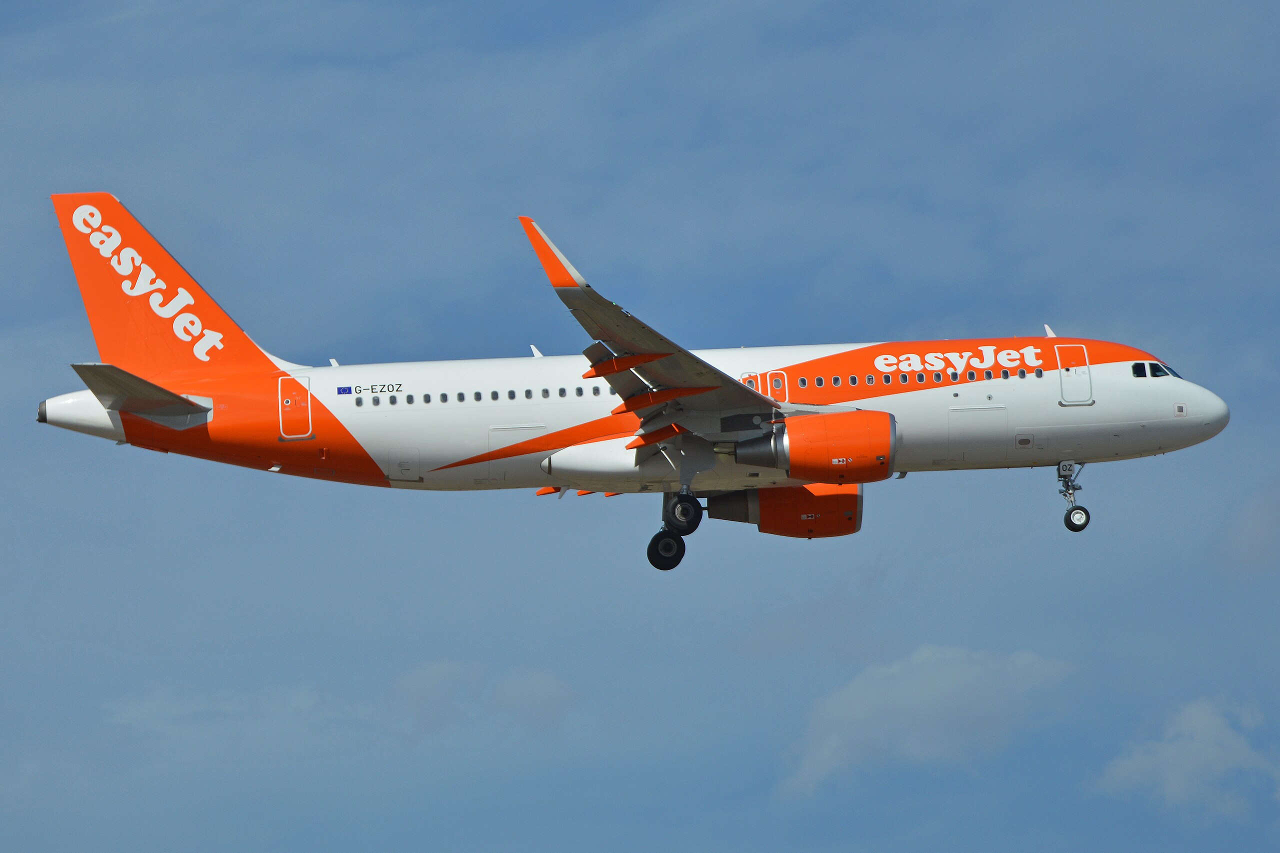 easyJet Flight Suffers Uncontained Engine Failure in Lamezia Terme