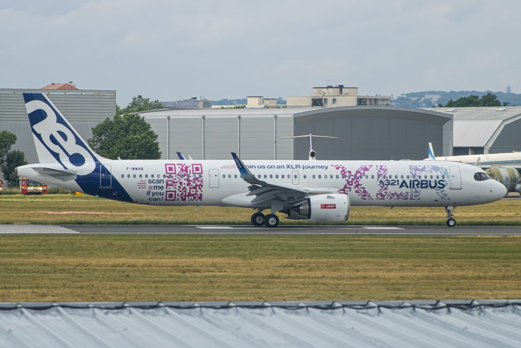 Airbus closed 2025 with a robust performance in its commercial aircraft division, delivering 793 aircraft to 91 customers worldwide—a 4% increase over the previous year. 