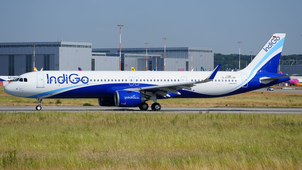 IndiGo flight 6E6650 made an emergency landing in Lucknow after a bomb threat; all passengers safe, aircraft VT-ICG inspected, investigation underway.