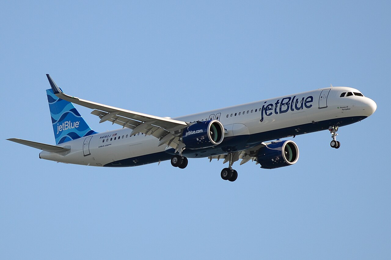 JetBlue B61058 Oranjestad-New York Declares Emergency