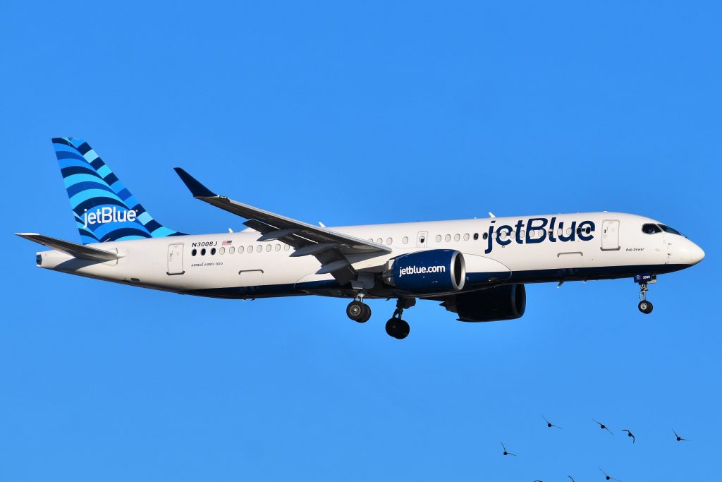 JetBlue expands Fort Lauderdale flights with new nonstop routes to Orlando and Dallas, plus added flights to New York starting in 2026.