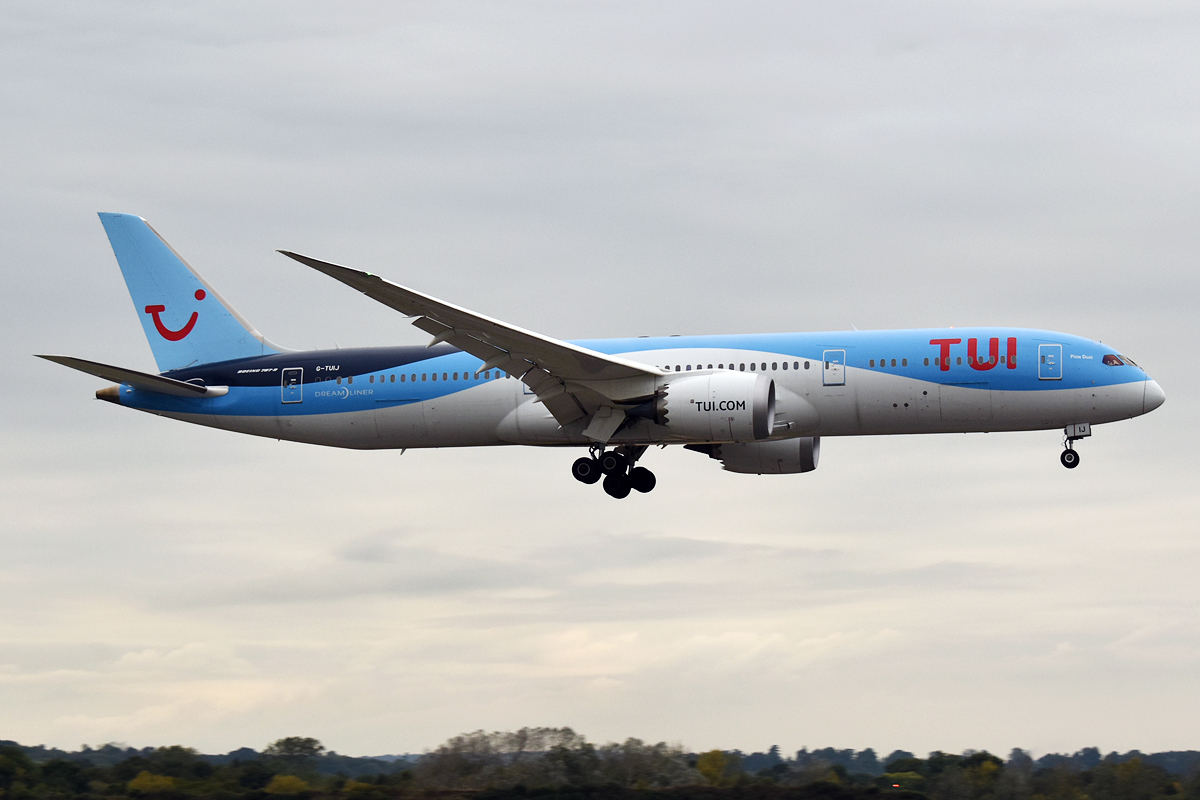 Venezuela Crisis: Two TUI Boeing 787s U-Turn to London & Birmingham