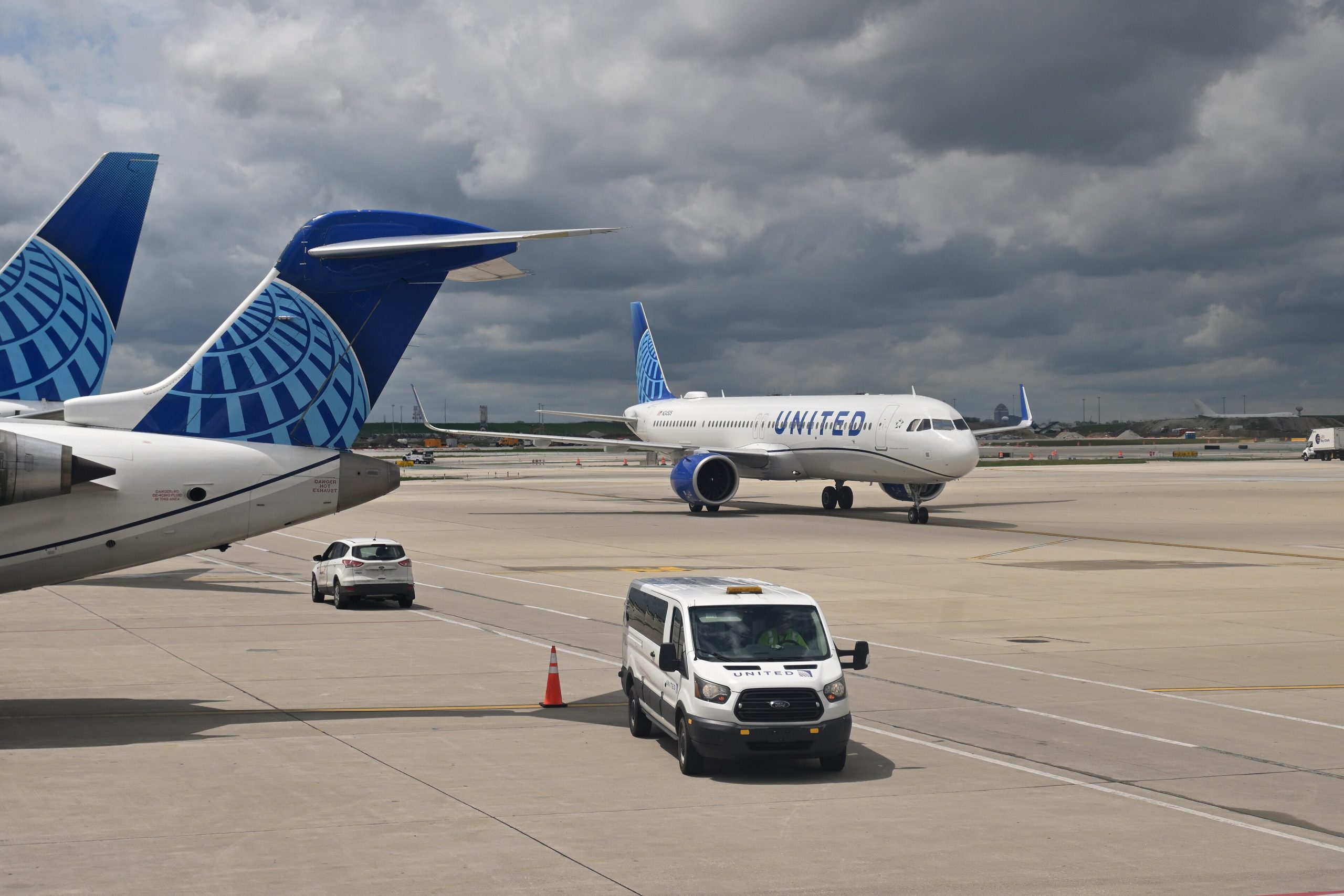 United Airlines Flight Suffers Hard Landing in Orlando, Causes Ground Stop