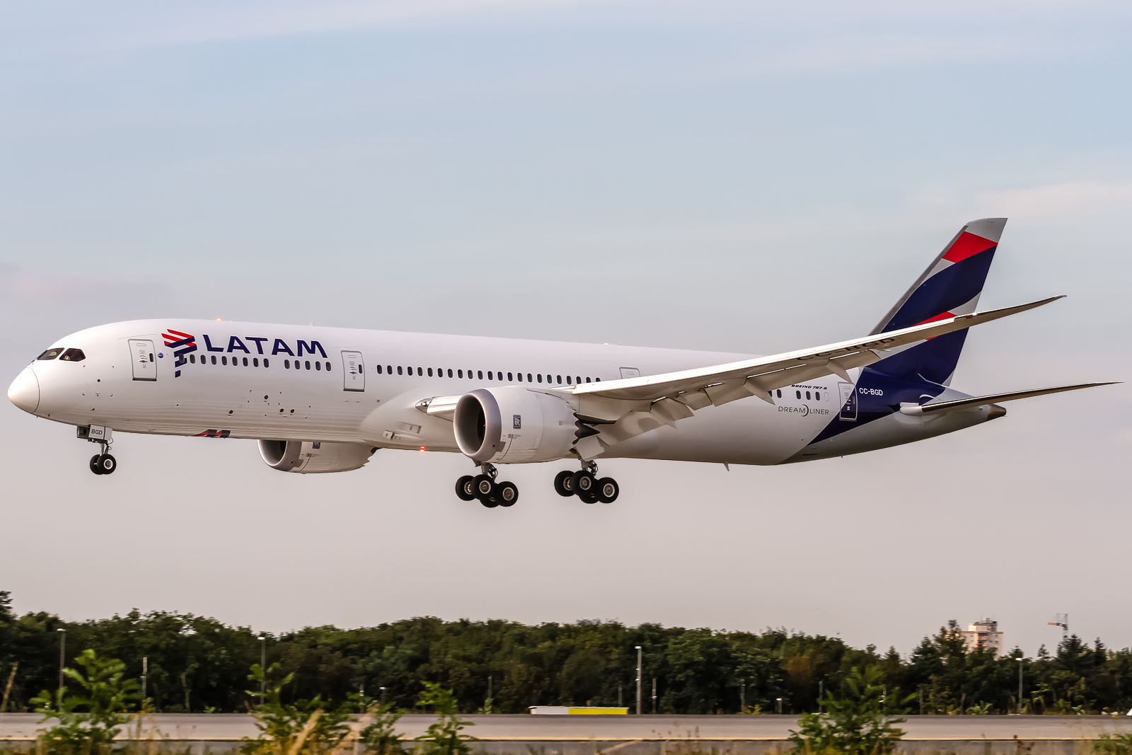 The final report into the LATAM Boeing 787 seat upset accident over the Tasman Sea is one of those investigations that exposes a quiet vulnerability in modern flight operations.