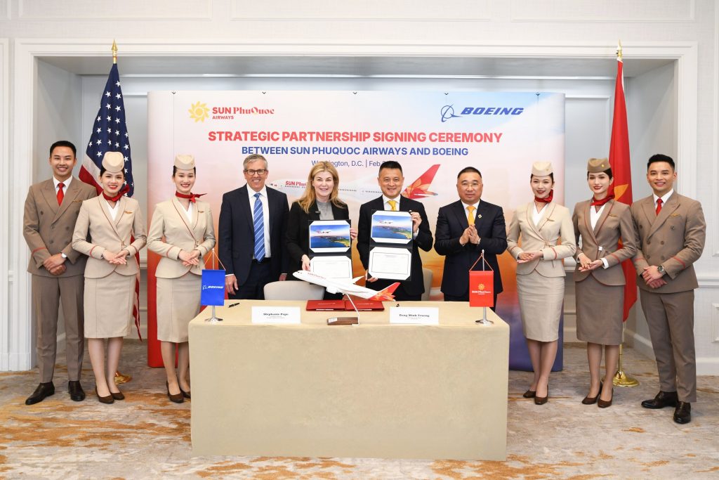 Boeing has secured a major commercial win in Southeast Asia with Sun PhuQuoc Airways confirming an order for up to forty 787 Dreamliner aircraft.