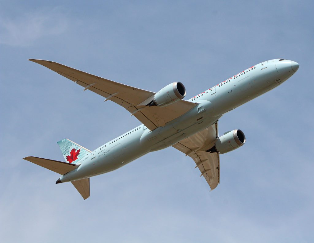 Air Canada has entered a pivotal leadership transition as President and Chief Executive Officer Michael Rousseau announces his intention to retire by the end of the third quarter of 2026. 