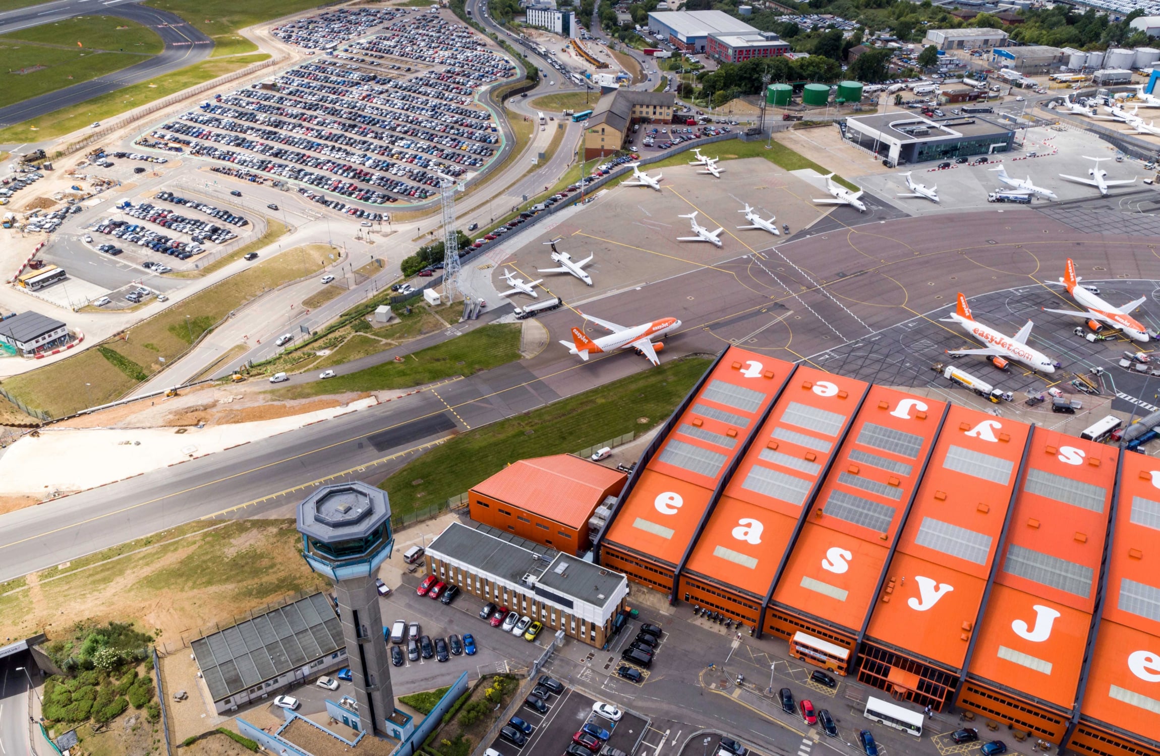 London Luton Airport Completes £18 Million Runway Resurfacing Programme