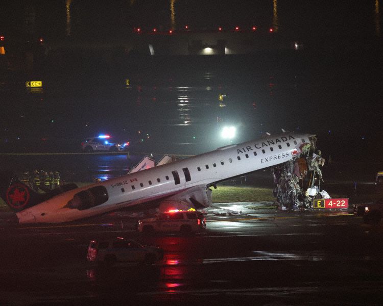 One week has passed since the collision at New York LaGuardia that claimed the lives of both pilots of a Jazz Canadair CRJ900 and left dozens injured.