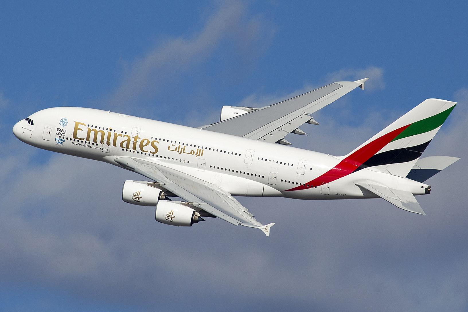 Wake Turbulence from Emirates A380 Causes Injuries