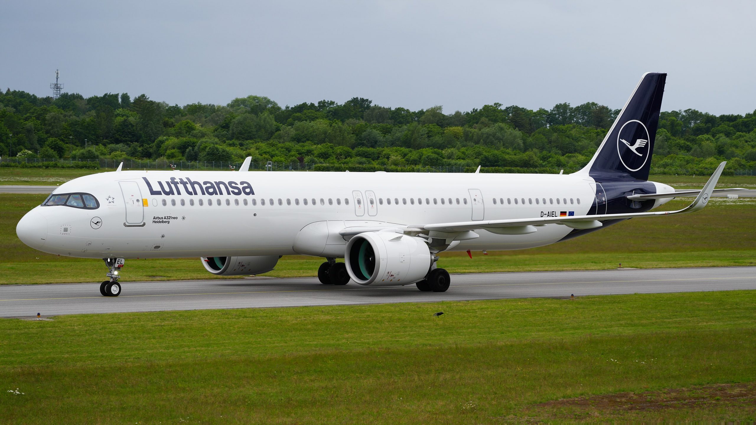 Lufthansa Flight Evacuated in Athens Due to Engine Fire Indication