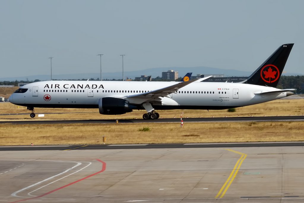 With the continued World Cup fever in effect, let's take a look at who the main airlines are for each of the national teams in the FIFA World Cup 2026. 