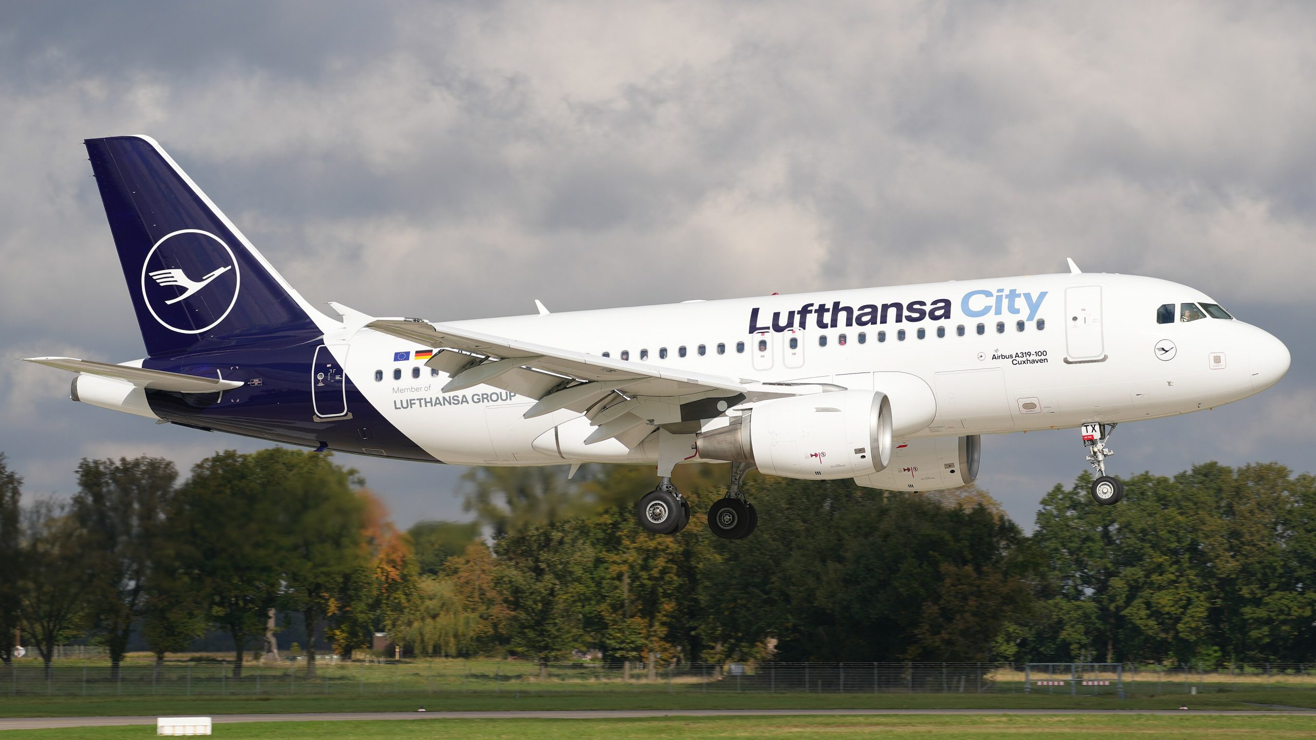 Lufthansa City Flight Munich-Gothenburg Declares Emergency
