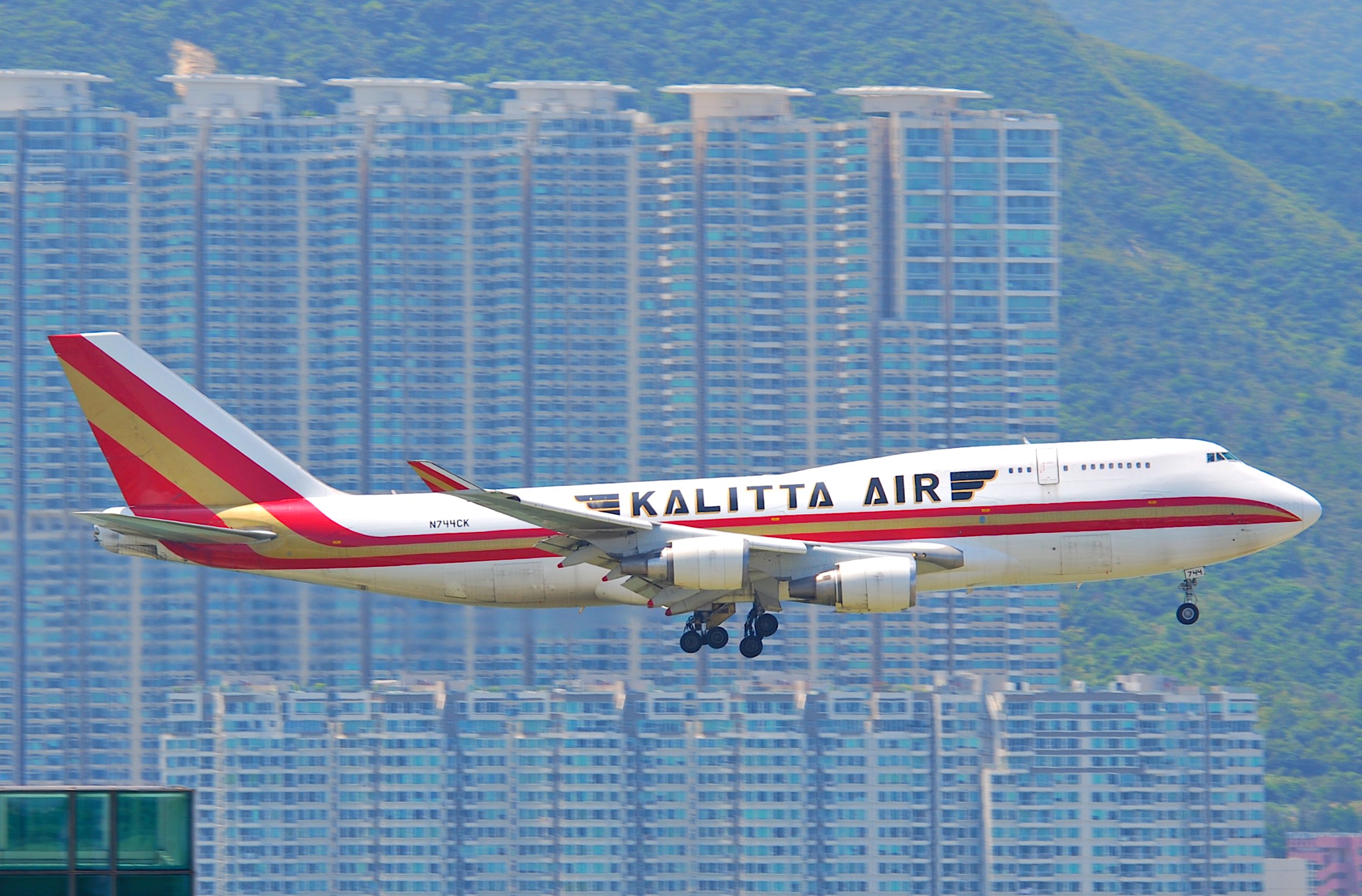 Kalitta Air Boeing 747 Loses Wing Panel After Departure from Anchorage