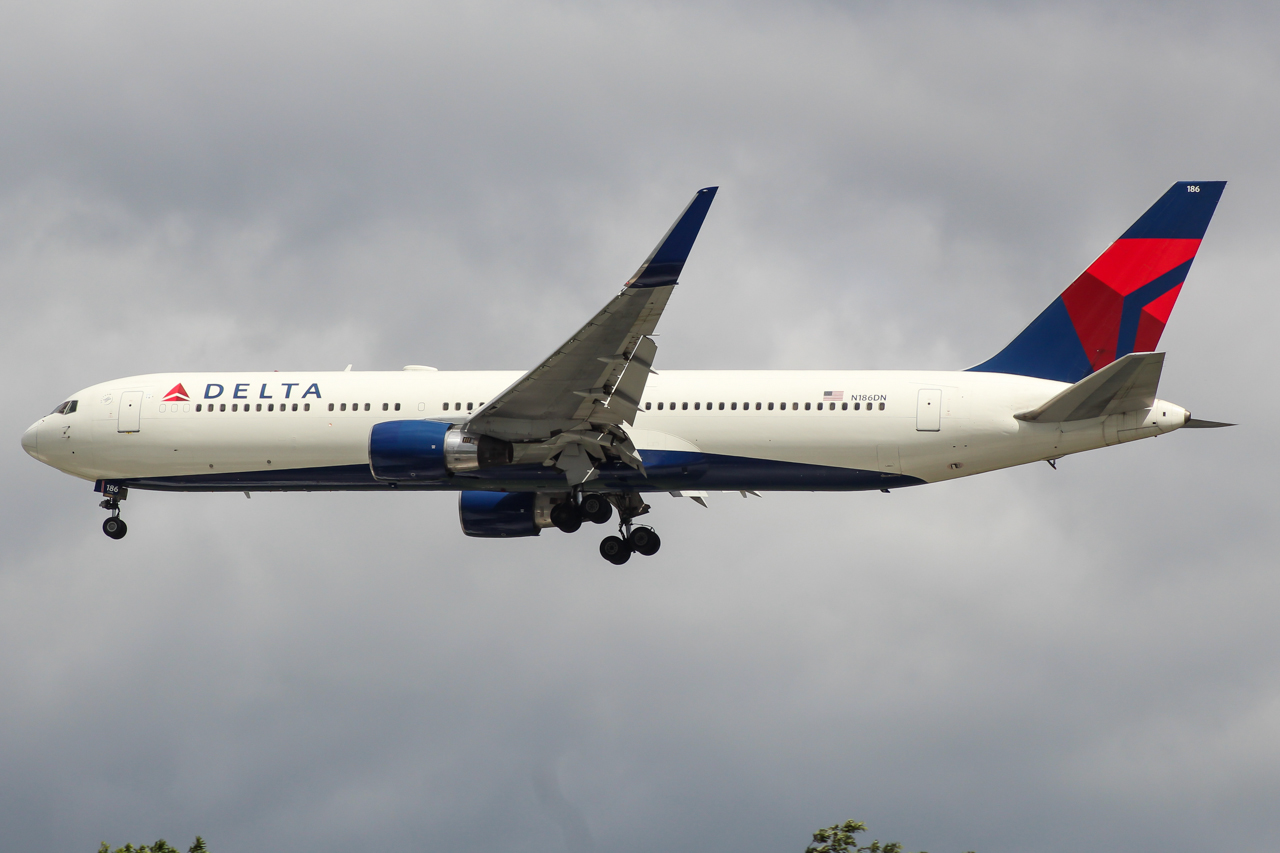 Delta Air Lines 767 Atlanta-Edinburgh Declares Emergency