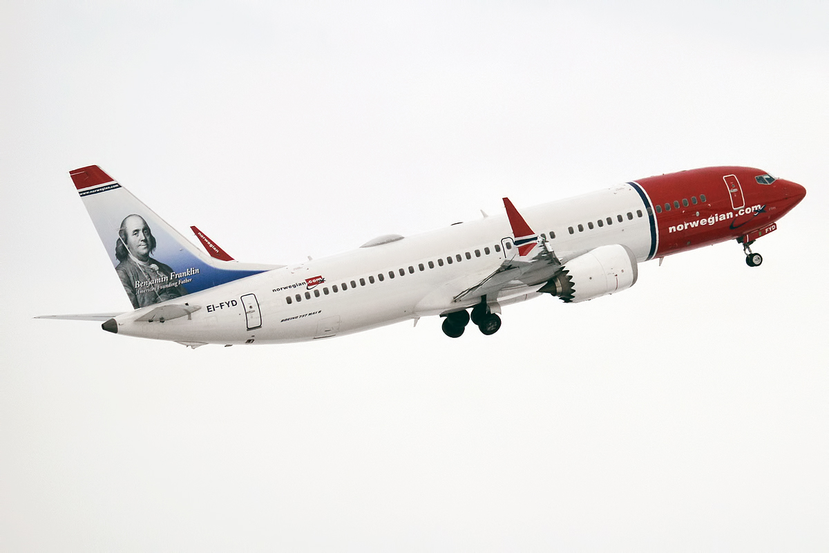Norwegian Flight to Oslo Diverts to Malaga Due to Drunk Passenger