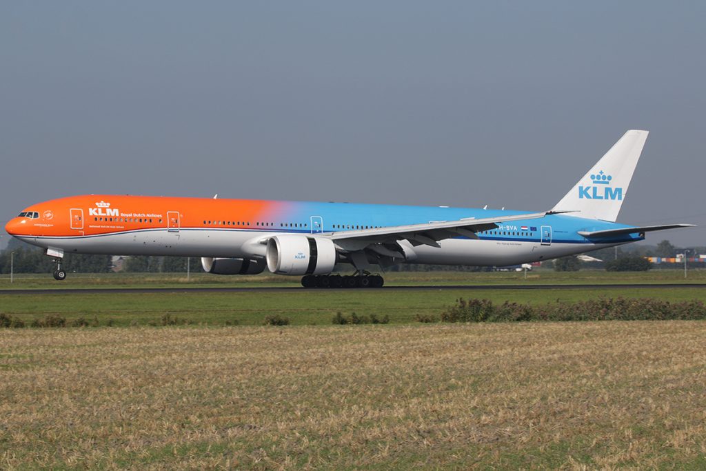 With the continued World Cup fever in effect, let's take a look at who the main airlines are for each of the national teams in the FIFA World Cup 2026. 