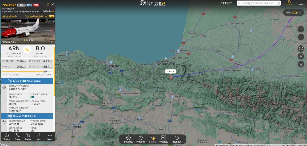 In the last 15 minutes or so, Norwegian flight D84257 from Stockholm has declared an emergency during it's descent into Bilbao. 