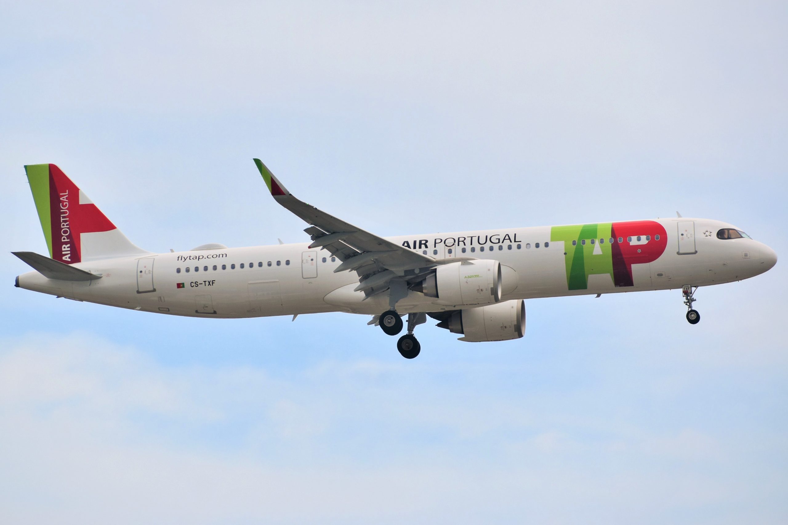 TAP Air Portugal Flight Diverts To Porto After Headset Found Tangled In Landing Gear