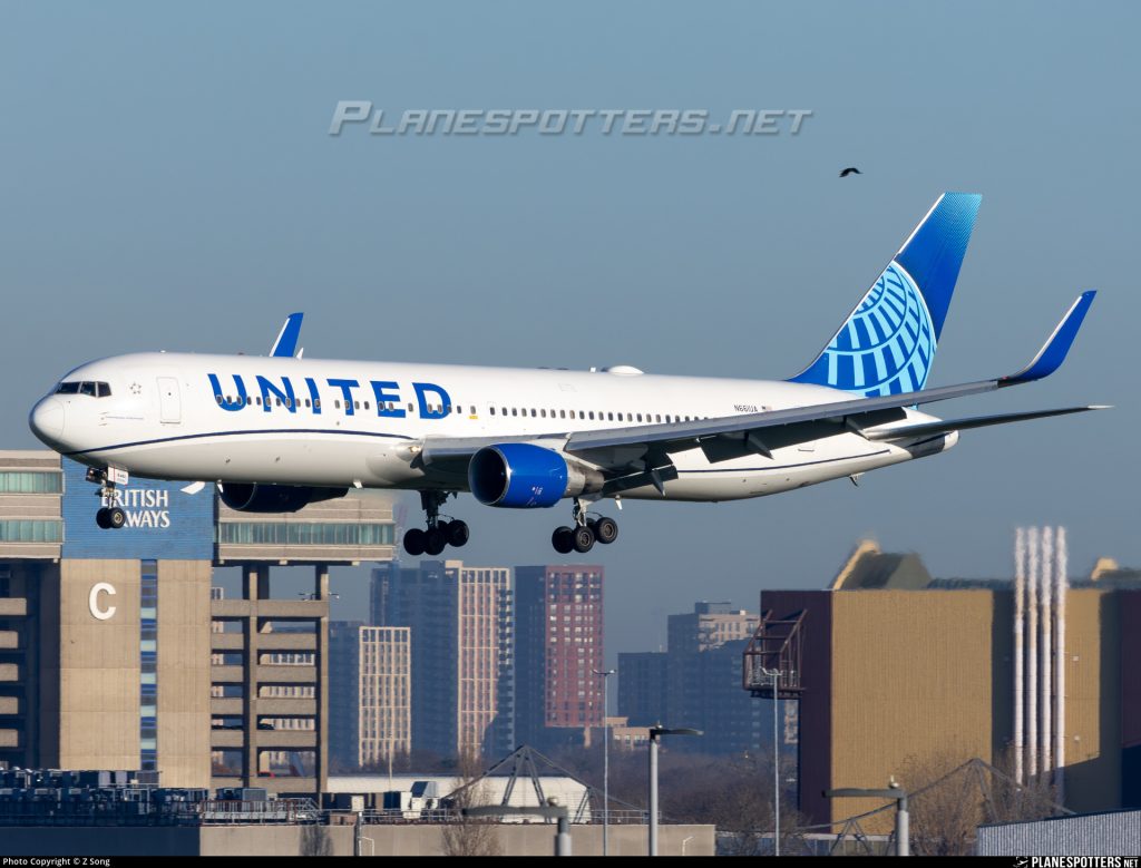 In the last 30 minutes, a United Airlines Boeing 767 originally bound for Newark has had to u-turn to London Heathrow with a technical problem onboard.