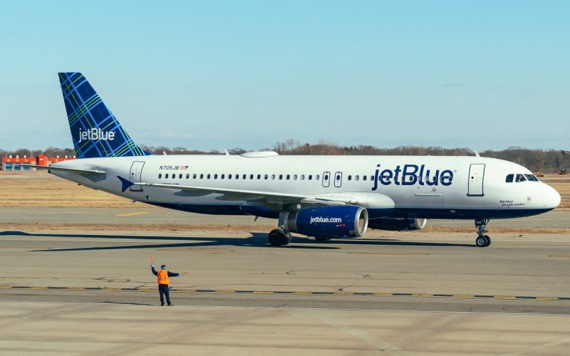 “Acrid Smell” Onboard JetBlue Flight Causes Divert to Jacksonville