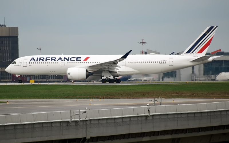 Brest Emergency Landing by Air France A350