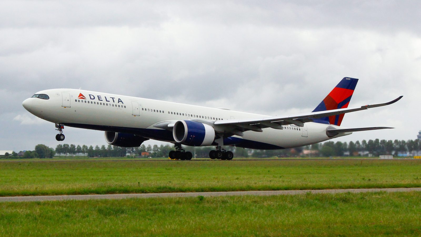 Delta Air Lines adds Boston to Venice and Detroit to Athens for summer 2027 but no new cities. We analyse whether its caution is a smart move.