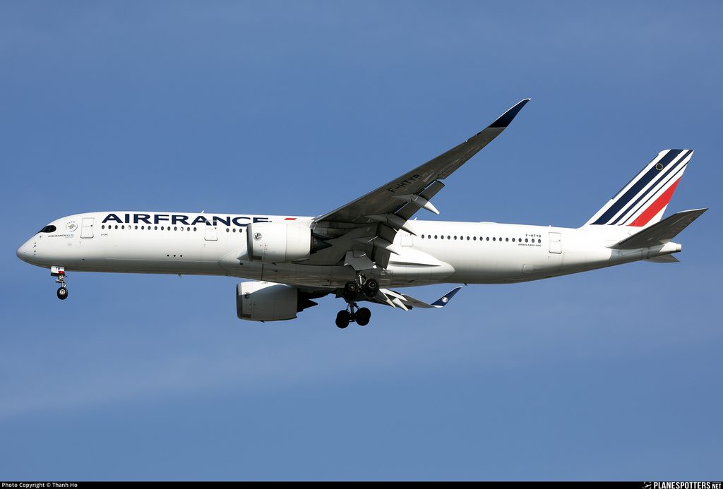 An Air France A350 diverted to Brest after an unusual cockpit odour on flight AF436 from Paris to Bogota. Passengers reached Colombia a day later.