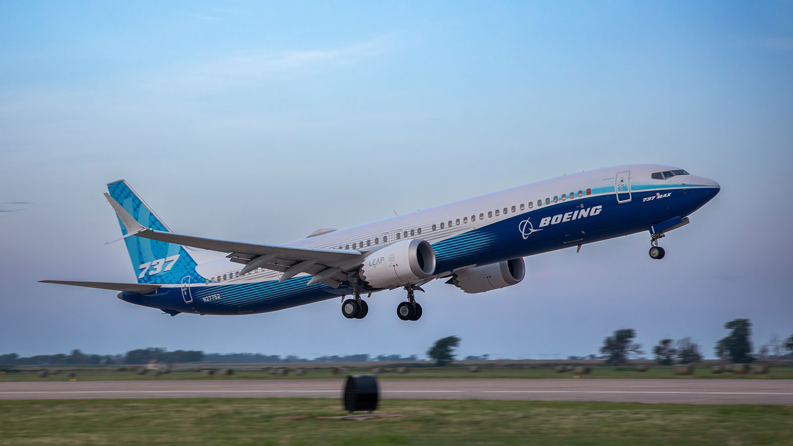 Boeing faces an FAA review of a 737 MAX FMC software flaw as Southwest and United reject affected jets and 737-10 certification nears.
