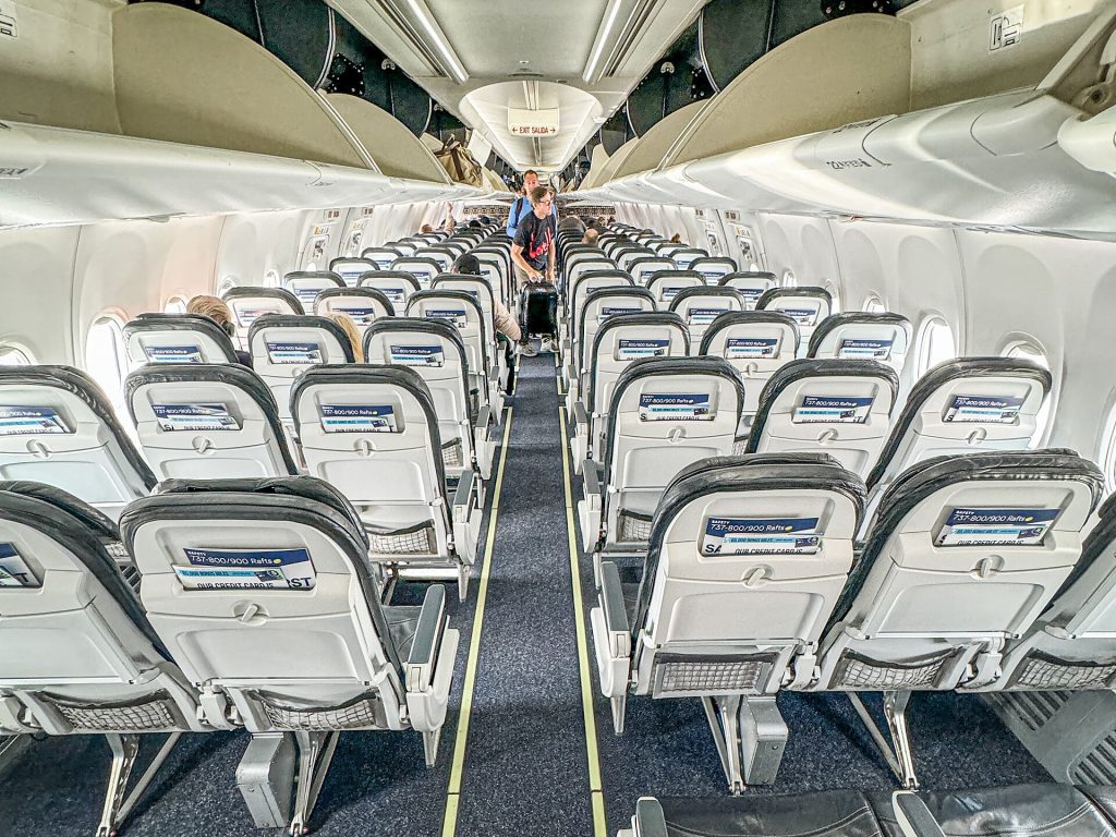 United meal pre-order: Simply Aviation flight 18-NOV-2023: AS1219 LAX-SEA (N459AS - B737-900ER) - the interior of the aircraft at LAX