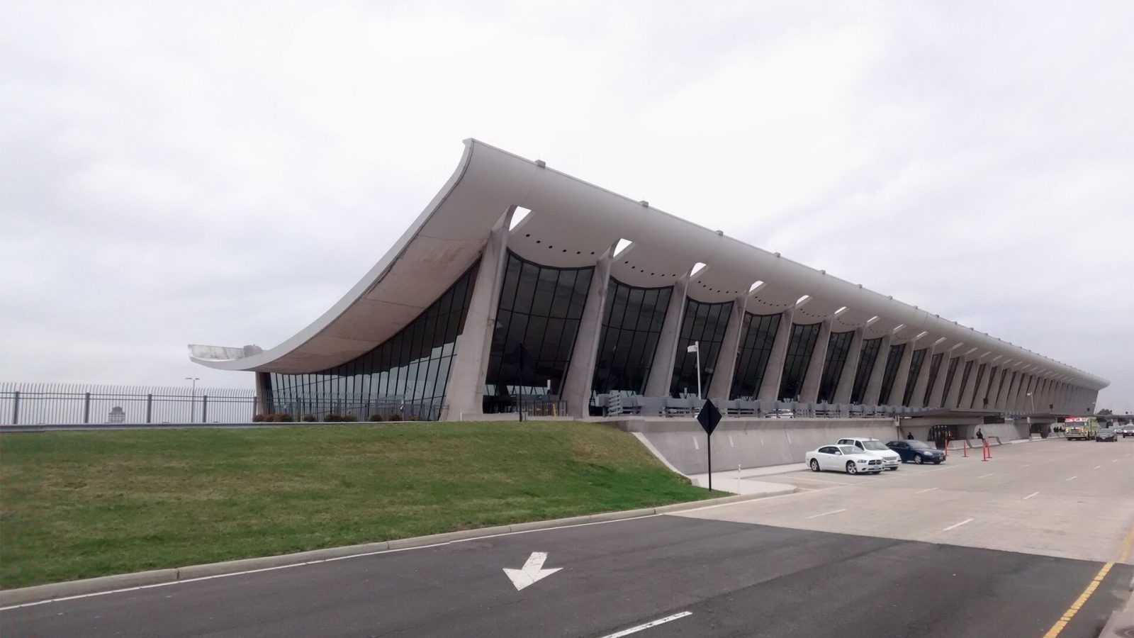 daa International: Eero Saarinen, Washington Dulles International Airport, Chantilly, Virginia, Apr. 2014