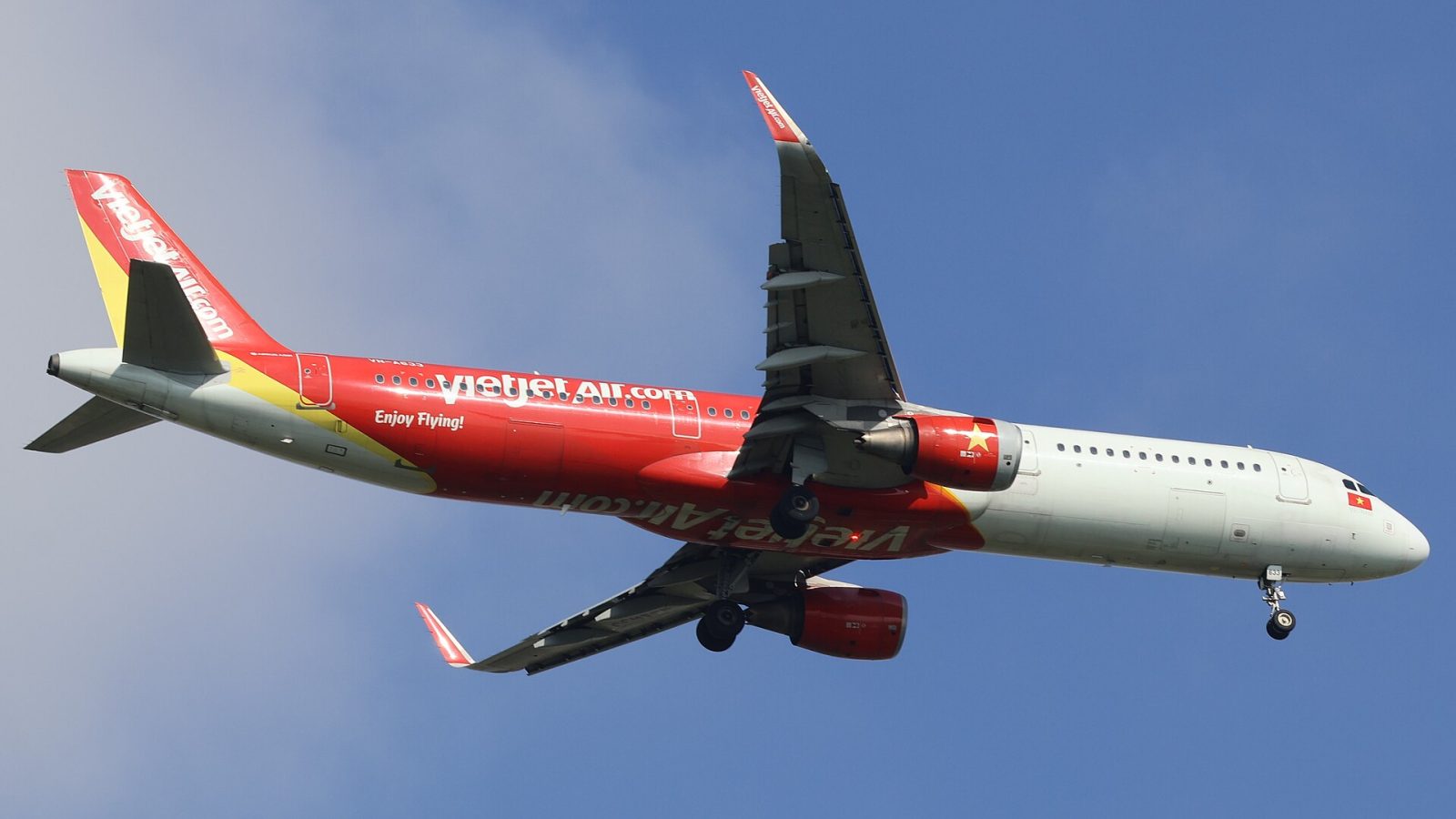 VietJet: Airbus A321-211 VN-A633 - VJ813 (SGN-SIN)