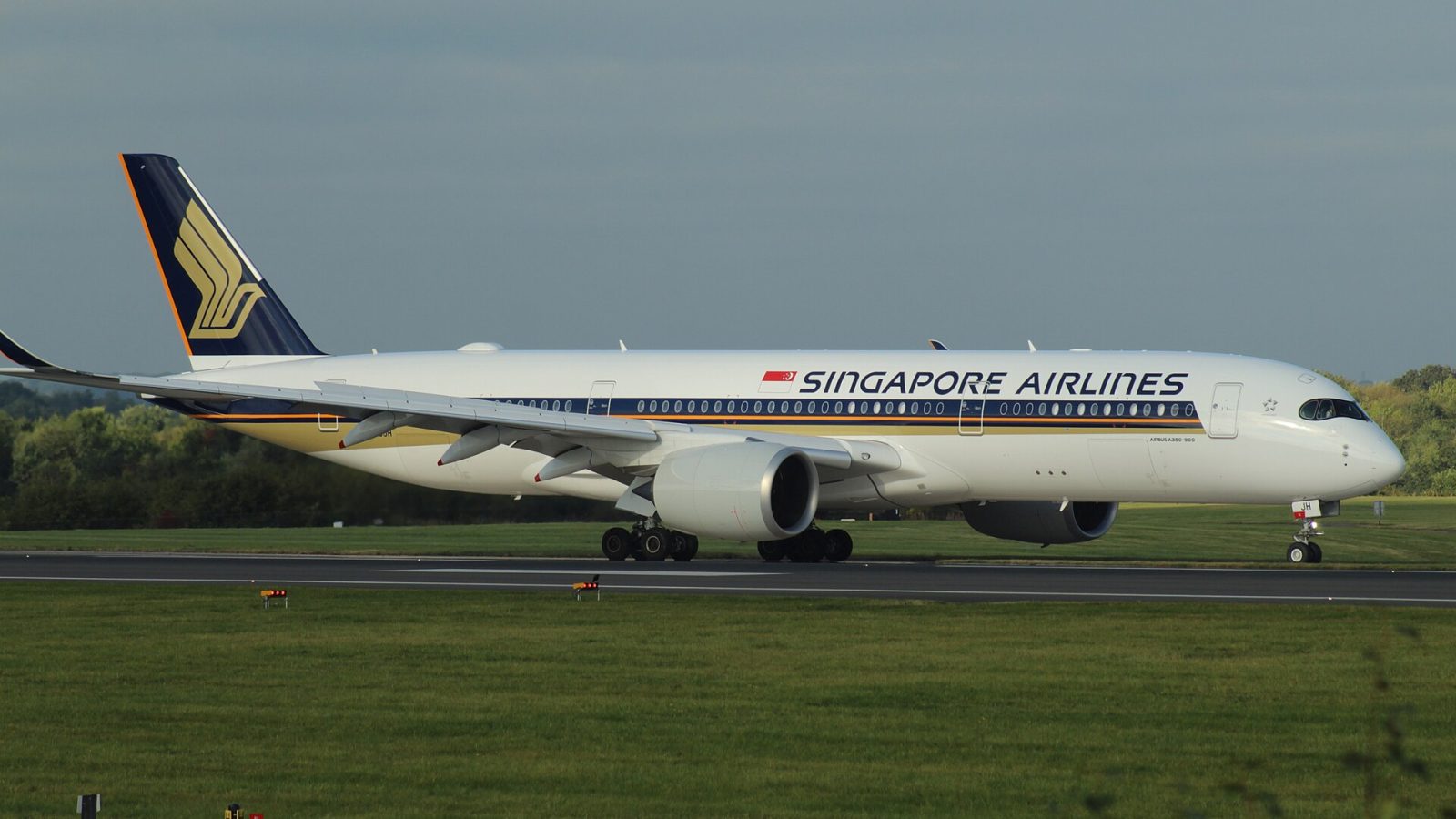 9V-SJH Airbus A350-941 Singapore Airlines, Manchester