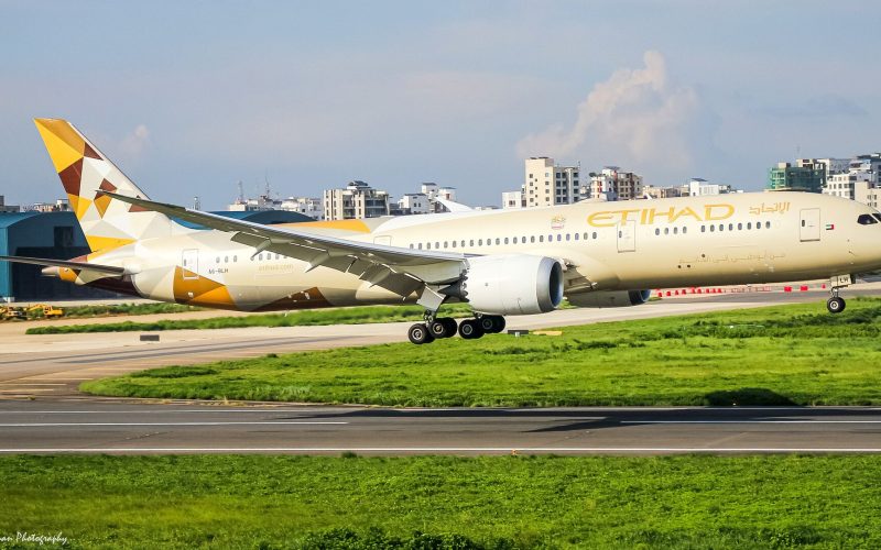 Etihad Boeing 787 Enters Boston Runway Without Clearance, Causes Go-Around