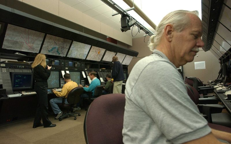 FAA and Air Traffic Controllers’ Union Agree on Pay Deal