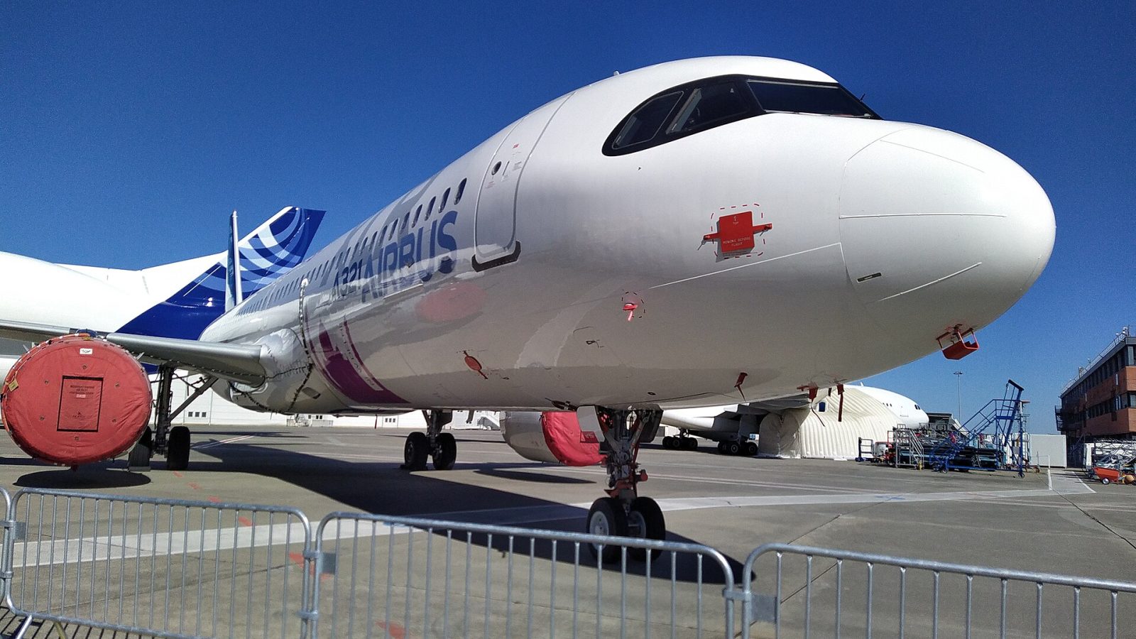Air Canada: Airbus A321XLR (F-WXLR) exposé à Saint-Martin-du-Touch lors de l'Airbus Family Day 2024.