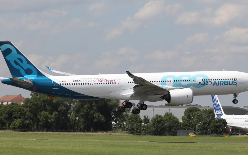 Rolls-Royce Wins Avolon Order for 70 Trent 7000 Engines: What It Means