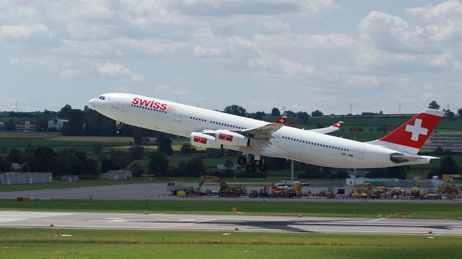 SWISS Airbus A340: Swiss International Air Lines Airbus A340-300 taking off at Zürich