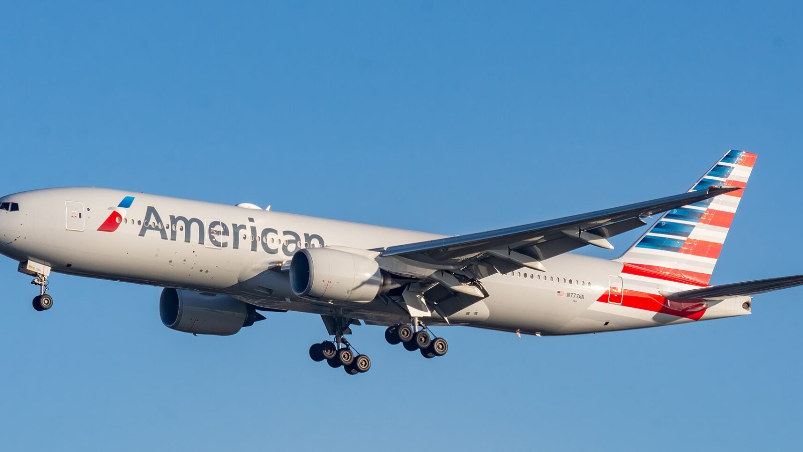 Operator: American Airlines (AA/AAL) – USA Aircraft: Boeing 777-223(ER) – N777AN MSN: 29585 – Delivered: May 1