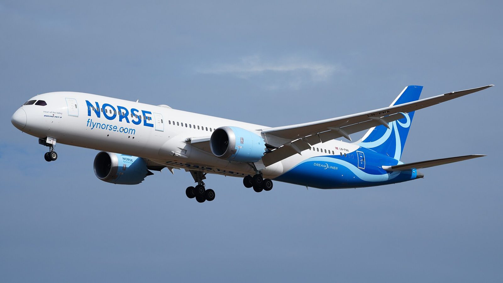 Die Boeing 787-9 Dreamliner der Fluggesellschaft Norse Atlantic Airways mit dem Kennzeichen LN-FNA im Landeanf