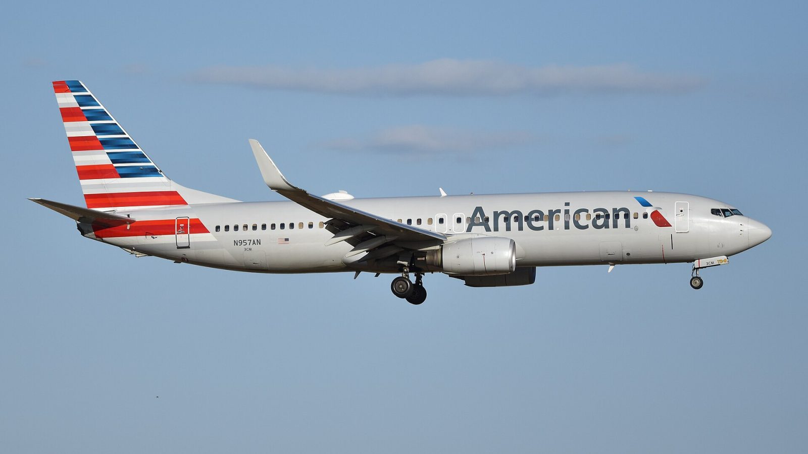 American Airlines: c/n 29541, l/n 788 Built 2001 Seen arriving on flight AA1316 / AAL1316 from Portland, Oregon. Dallas/Fort Wort