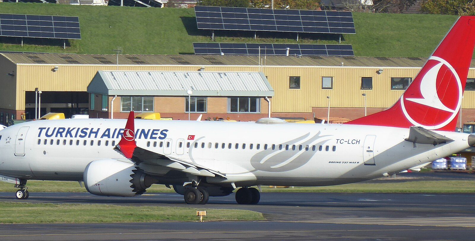 Boeing 737-8MAX of THY Turkish Airlines at Birmingham-BHX,13/11/25.