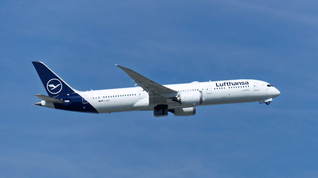 Lufthansa Japan: Frankfurt Flughafen Zeppelinheim D-ABPP AIRCRAFT Boeing 787-9 Dreamliner AIRLINE Lufthansa OPERATOR Lufthansa
