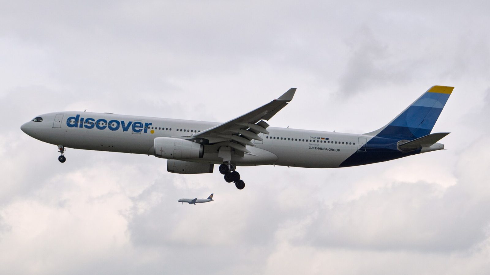 Frankfurt Flughafen Zeppelinheim D-AFYQ AIRCRAFT Airbus A330-343 AIRLINE Discover Airlines OPERATOR Discover A