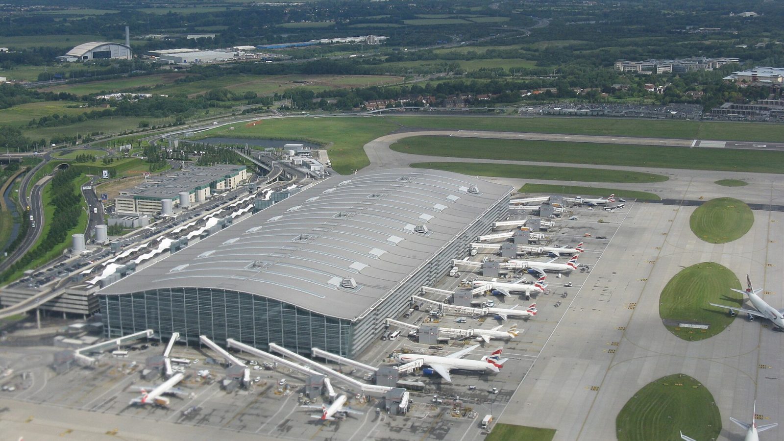 Heathrow expansion: Heathrow,Terminal 5, from above