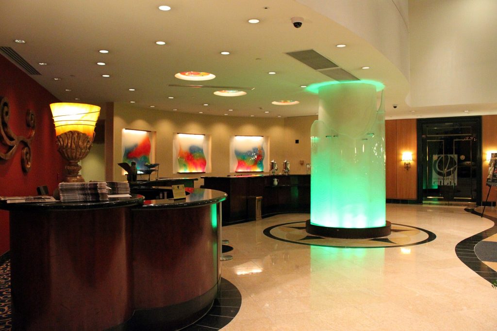 Marriott Bonvoy: New Orleans, Louisiana. Hotel front desk