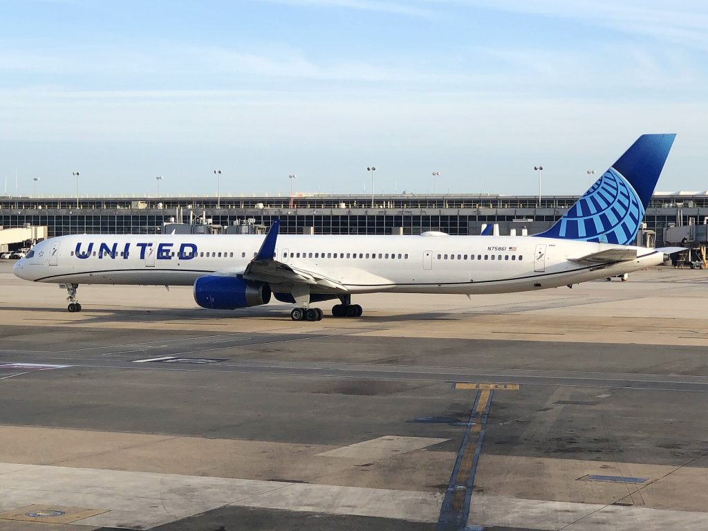 United Airlines pilot: United Airlines 757-300 (N75861) at Washington Dulles before departing to Los Angeles on 09/22/2023.