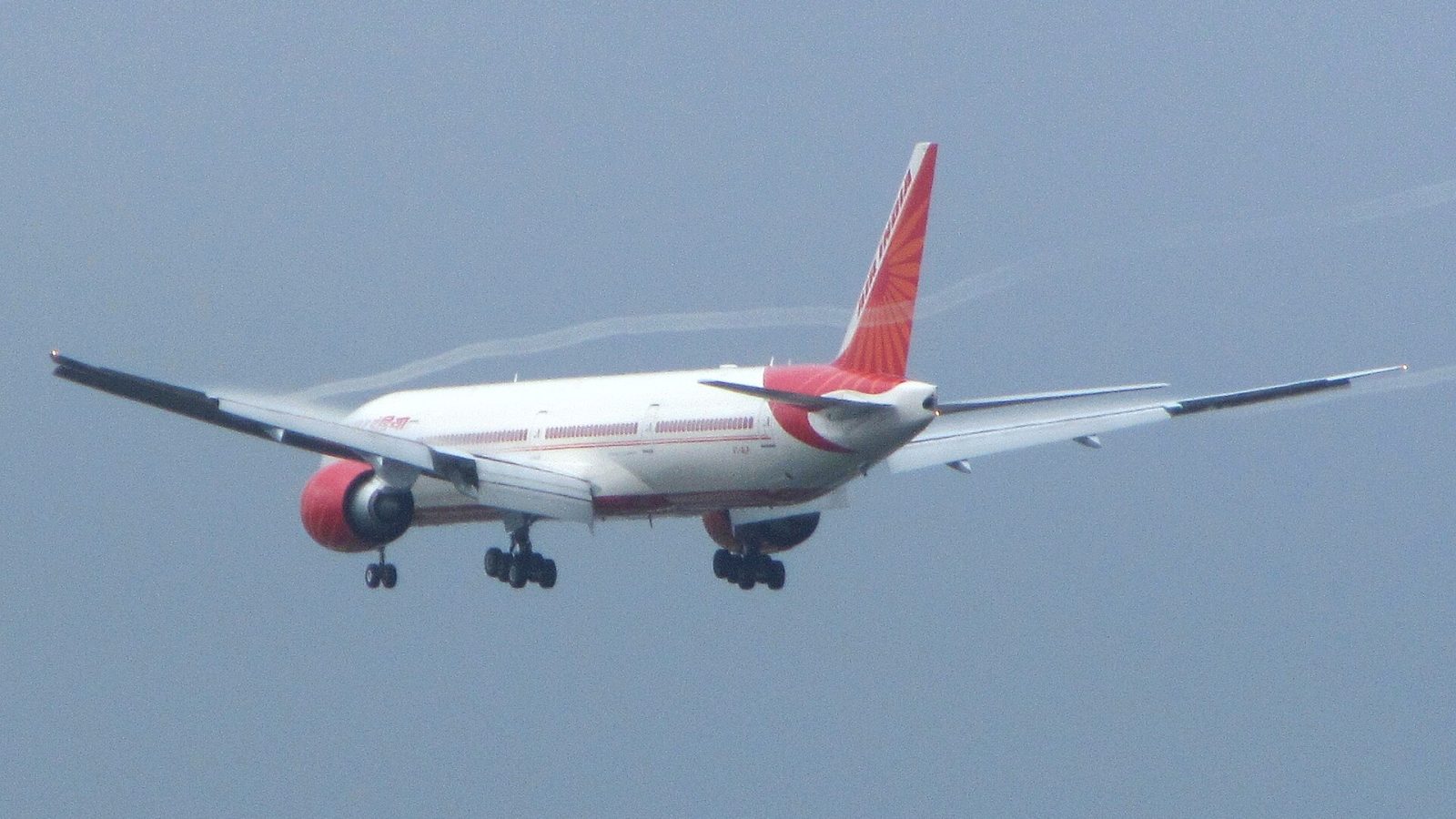 Emirates bird strike: Registration: VT-ALP Airline: Air India Aircraft: Boeing 777-337(ER) Construction Number (MSN): 36314 Delivery