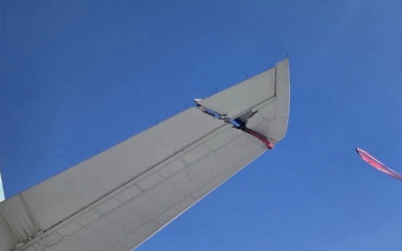 Delta A350 Clips Air Canada 777 On Taxiway In Los Angeles